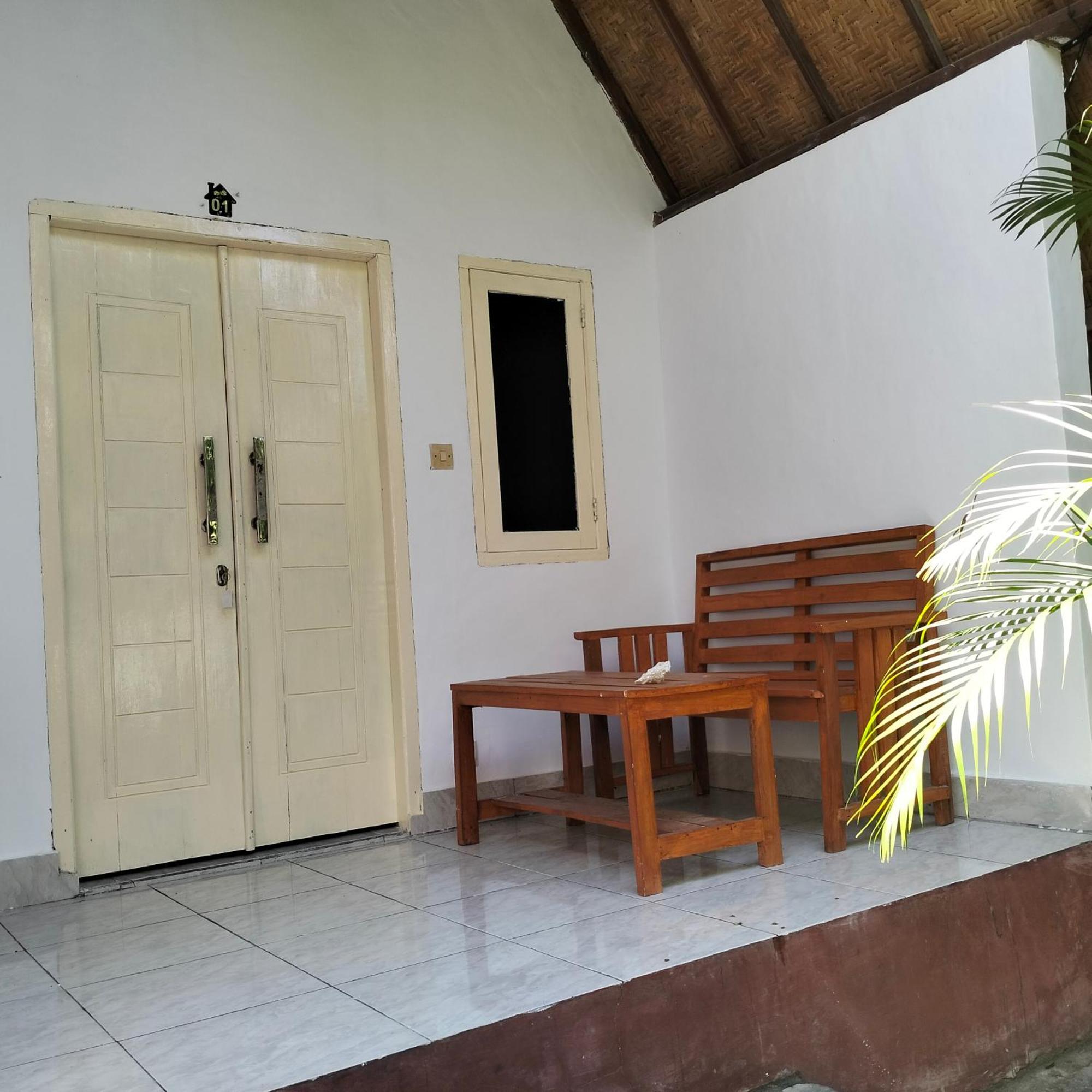 Putri Nyale Homestay *