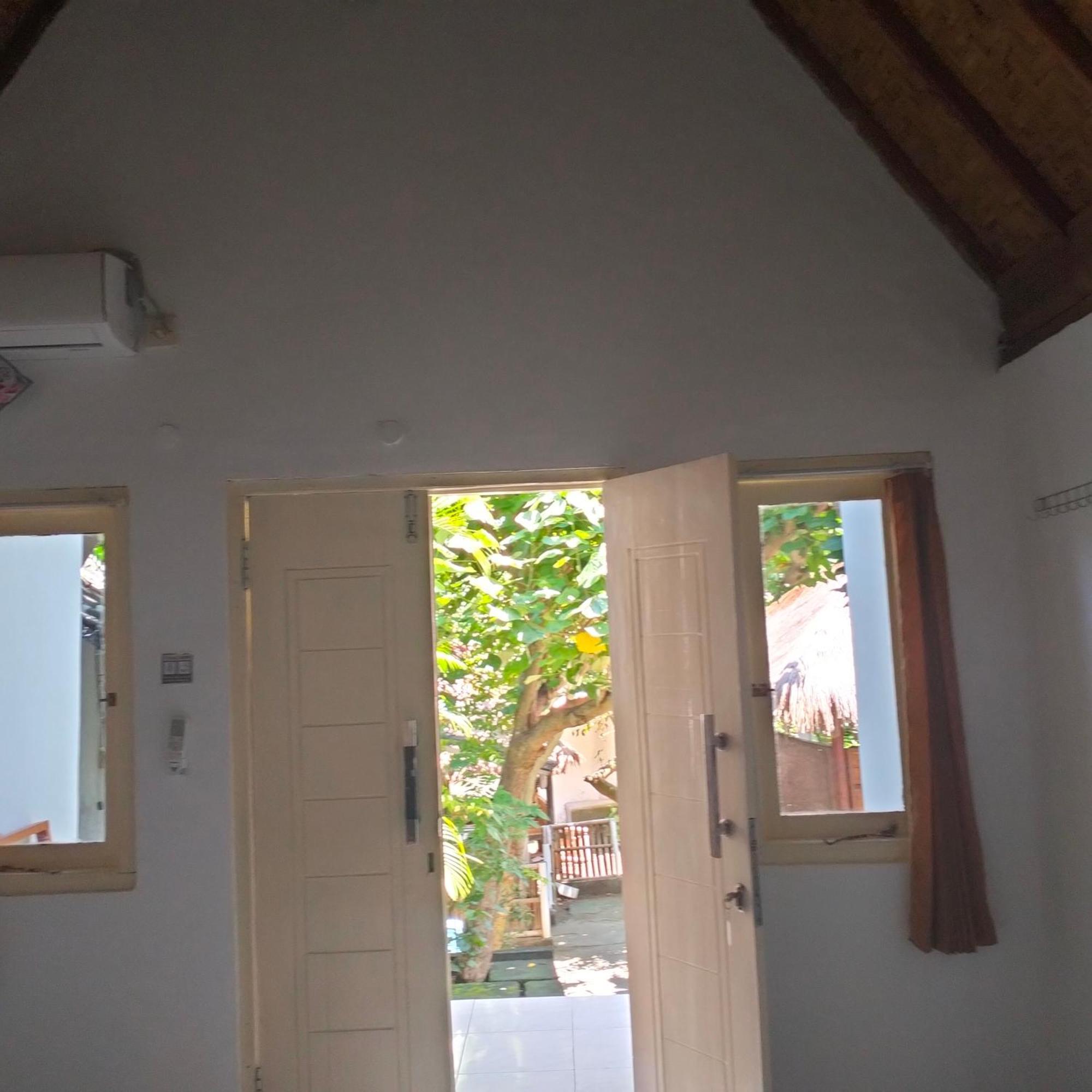 Putri Nyale Homestay *