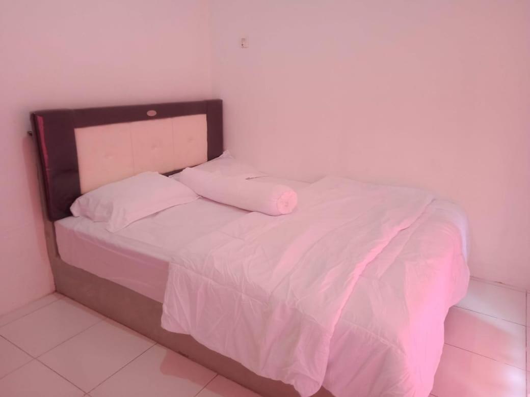 Putri Nyale Homestay *